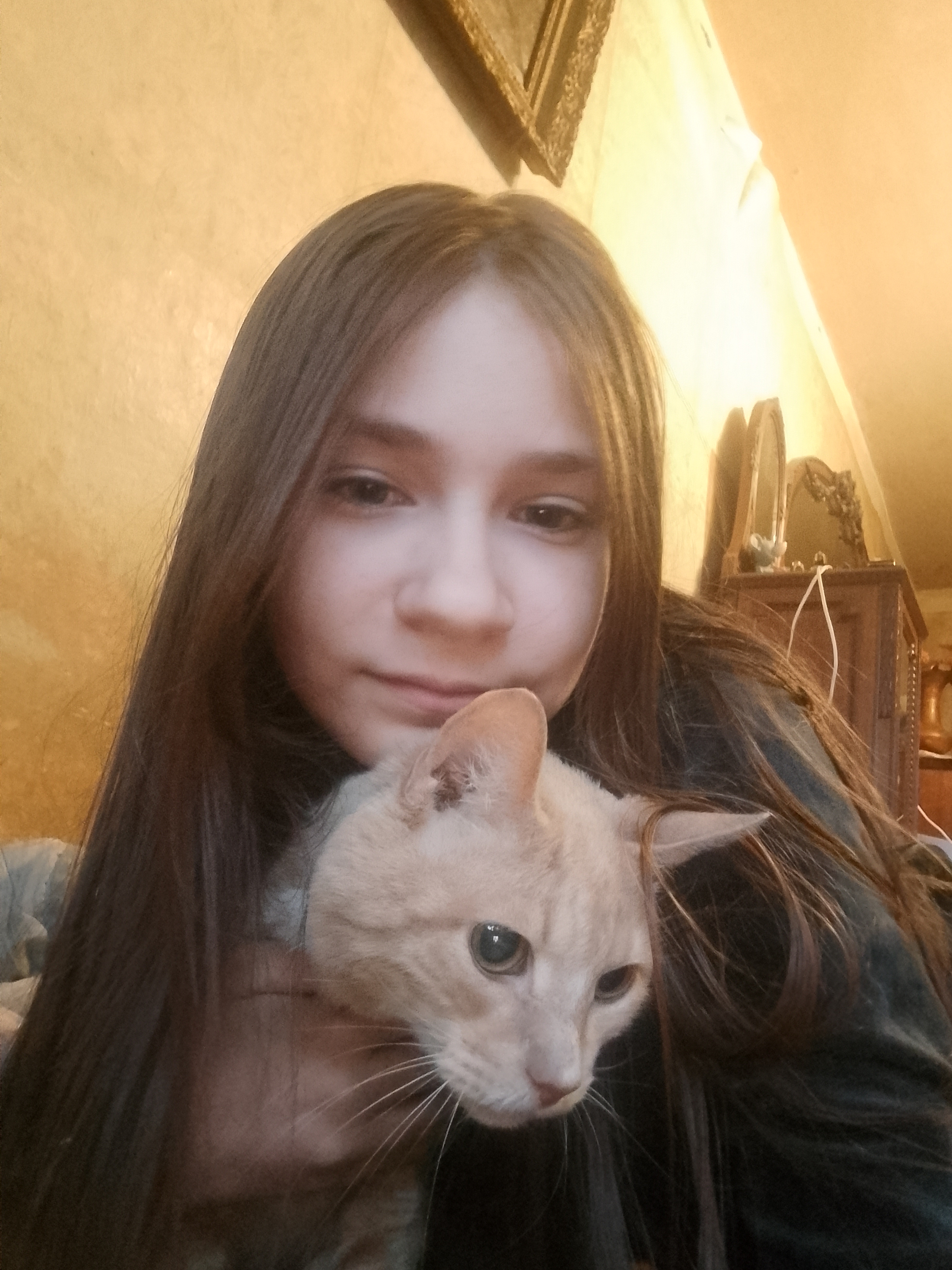 Палю внешку :3 (кота тоже))  со мной в рил жизни никто не дружит из-за внешки кст, уверена, вы тож)))