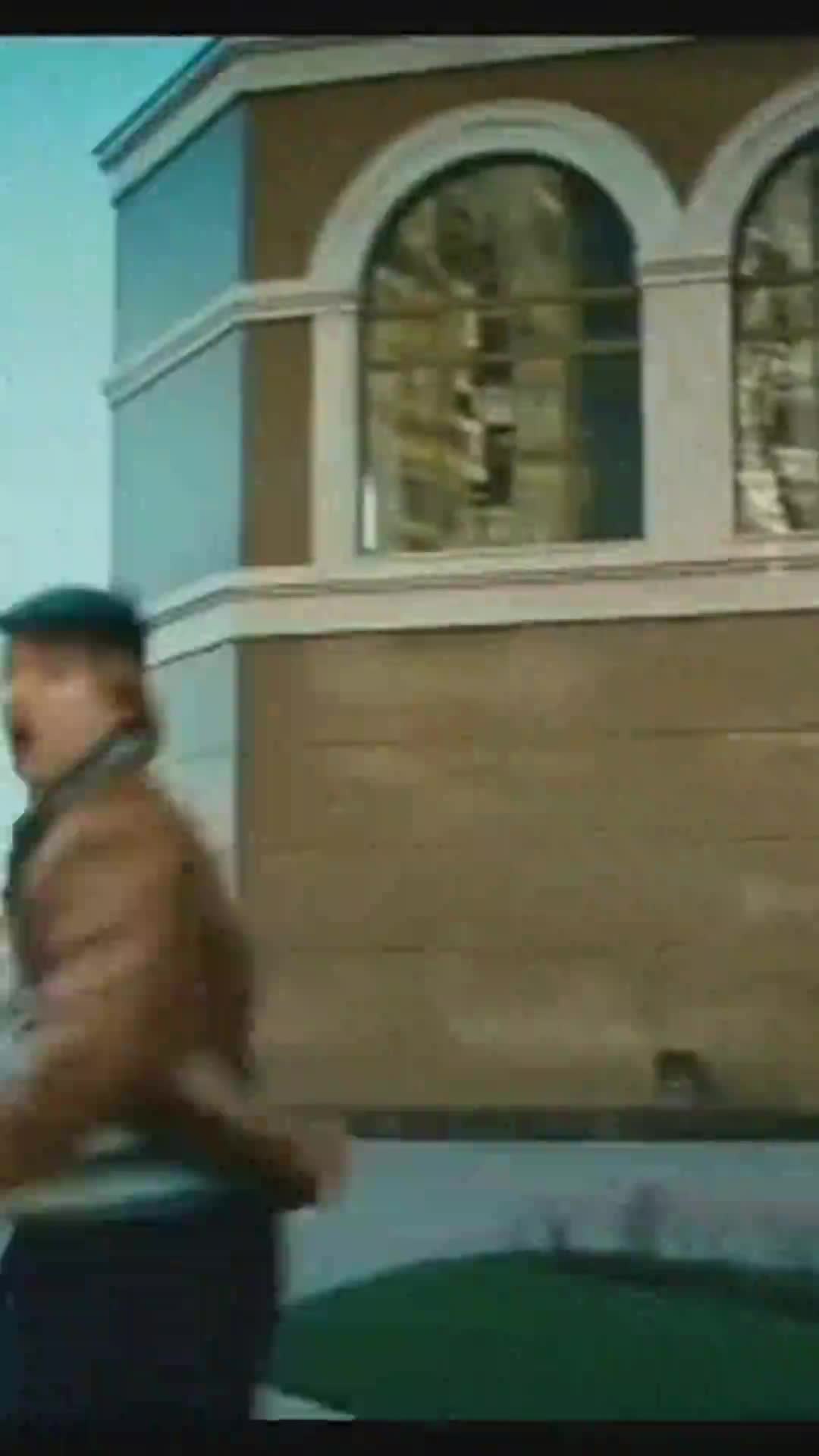 "- Стой сука! 
- сам стой сука! "